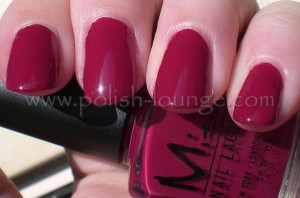 berry-nail-polish
